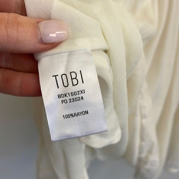 Tobi Dress Cream V Neck Size Small - Picture 3 of 7